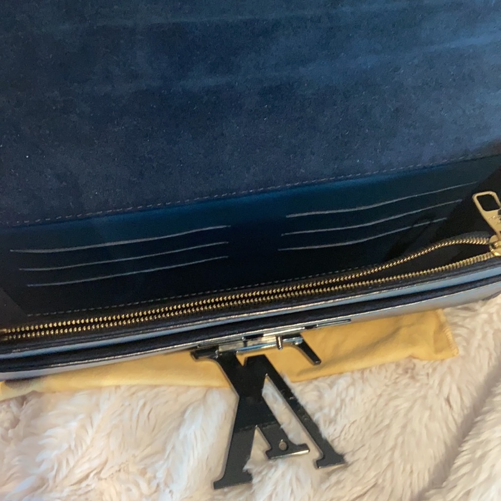 Louis Vuitton clutch - Picture 9 of 10